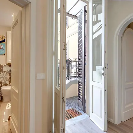 Central Berchet With Terrace And Private Entrance Apartment *