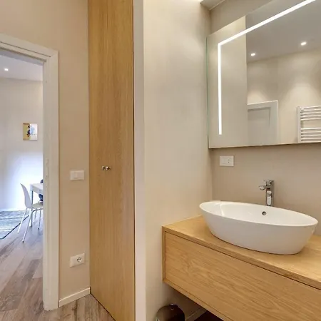 Central Berchet With Terrace And Private Entrance Florence