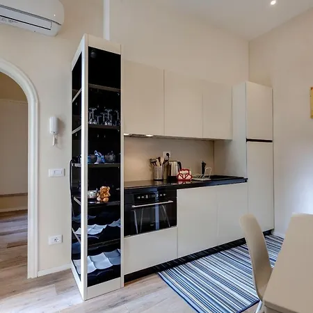 Central Berchet With Terrace And Private Entrance Apartment *