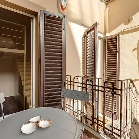 Central Berchet With Terrace And Private Entrance Florence