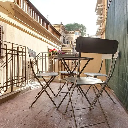 Central Berchet With Terrace And Private Entrance *